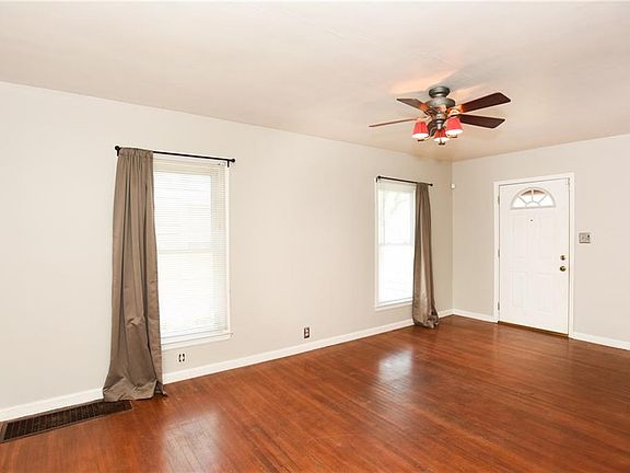 3rd image of 4918 N Kingsley Dr