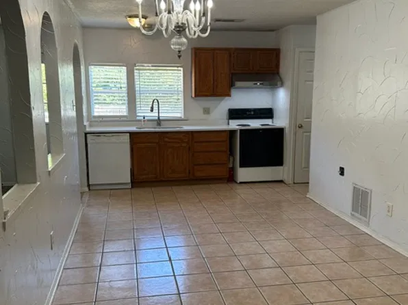 1817 Angelina Dr, Garland, TX 75040