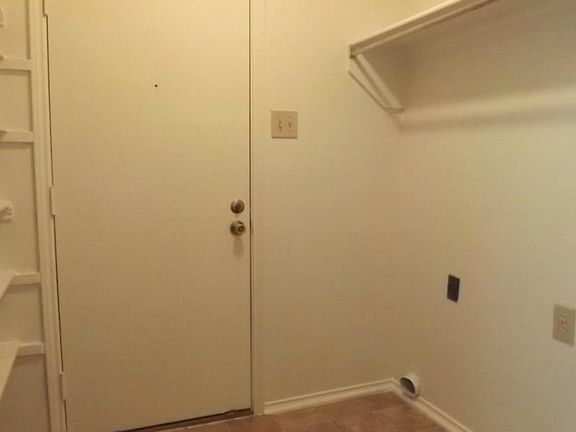 5th image of 5009 Stage West Dr