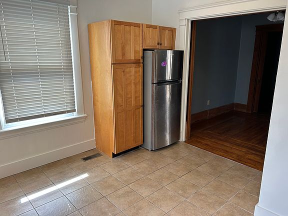 4th image of 3722 Drakewood Dr #1