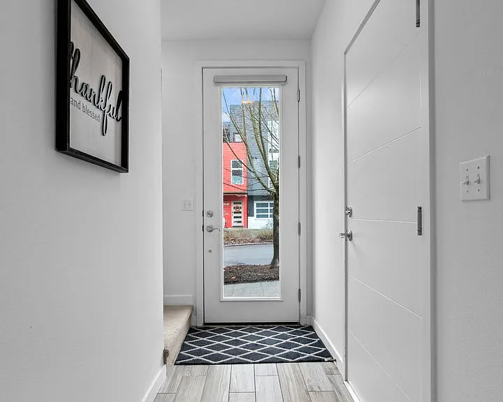 2514 S Washington St — Photo 12