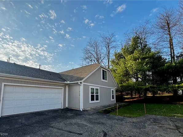 318 Millennium Dr, Tallmadge, OH 44278