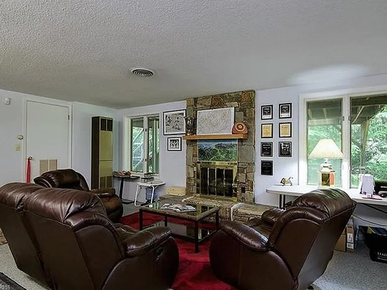 1833 Cherrywood Ln — Photo 17
