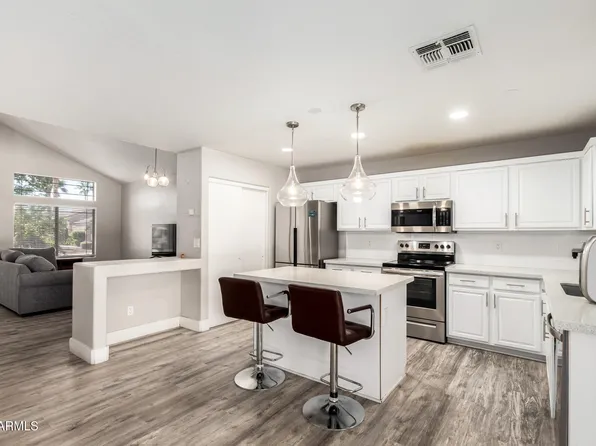 8836 W SALTER Drive, Peoria, AZ 85382