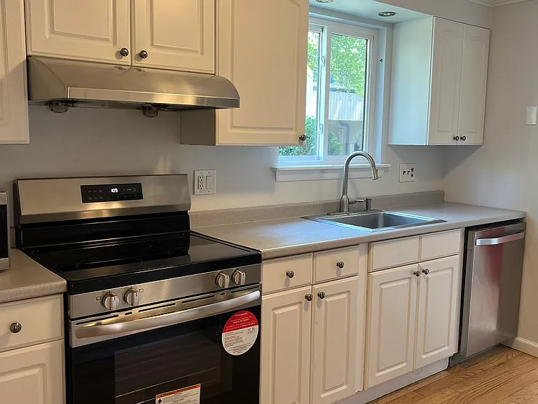 100 Hope St #5 — Photo 1