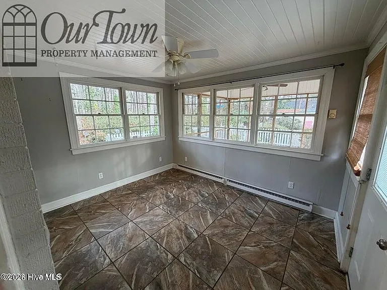 1711 Meadowbrook Ln W — Photo 5