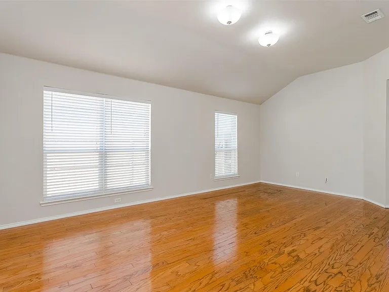 1017 Caleb St — Photo 11
