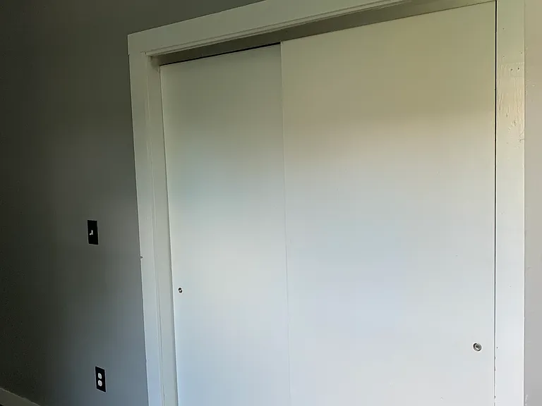 Bedroom (Closet)