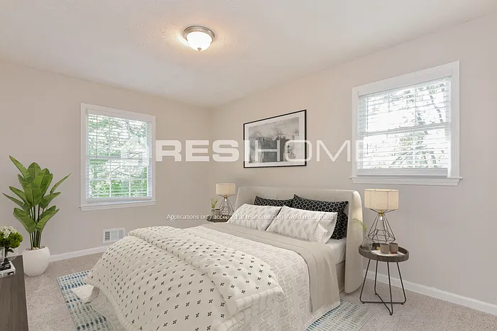5811 Navarre Ct — Photo 9