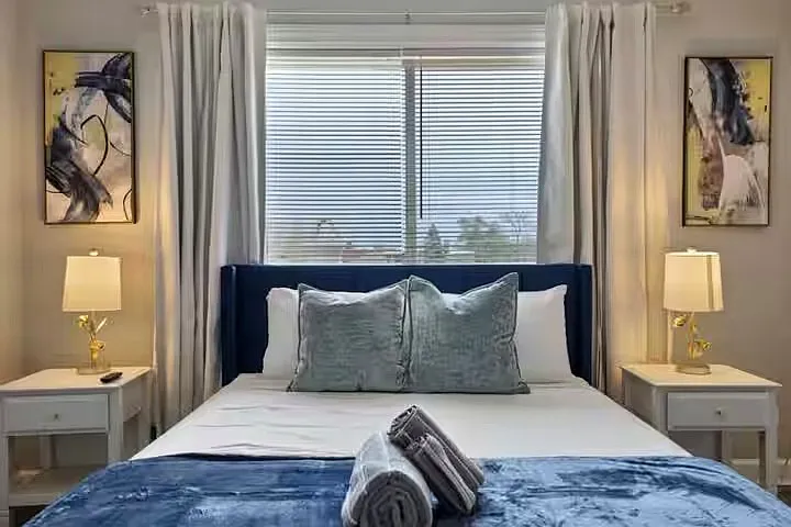 1 bed, 900 sqft, $3,000 — Photo 1