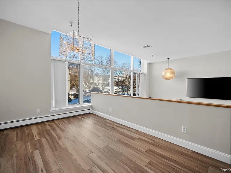 520 Ashford Ave #5 — Photo 9