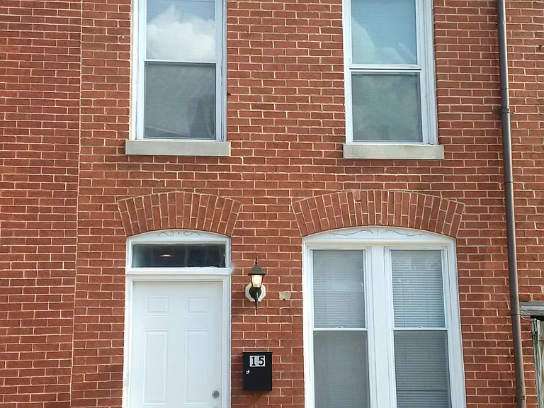 15 W Cross St — Photo 1