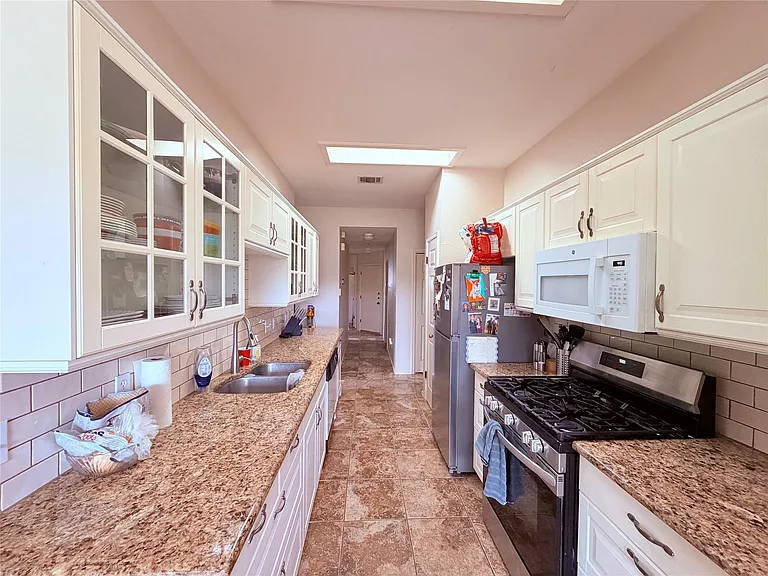 2805 Feathercrest Dr — Photo 8