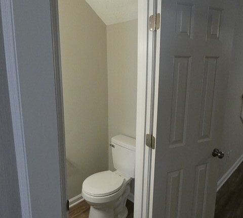 5th image of 2568 Oak Hill Dr