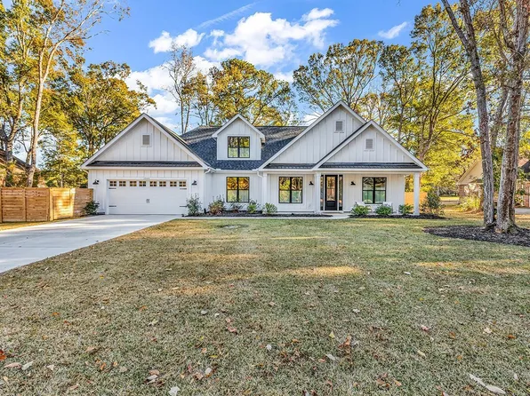 1521 Hawthorn Dr., Pawleys Island, SC 29585