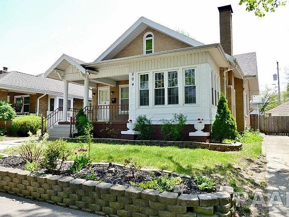 3rd image of 204 W Hanssler Pl