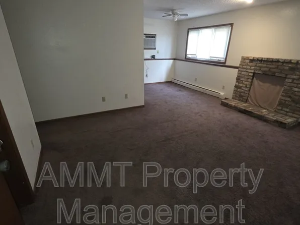4016 Westover Rd SE APT D, Cedar Rapids, IA 52403