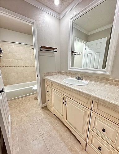 2200 Woodside Ln UNIT 2, Sacramento, CA 95825 (2)_11292025