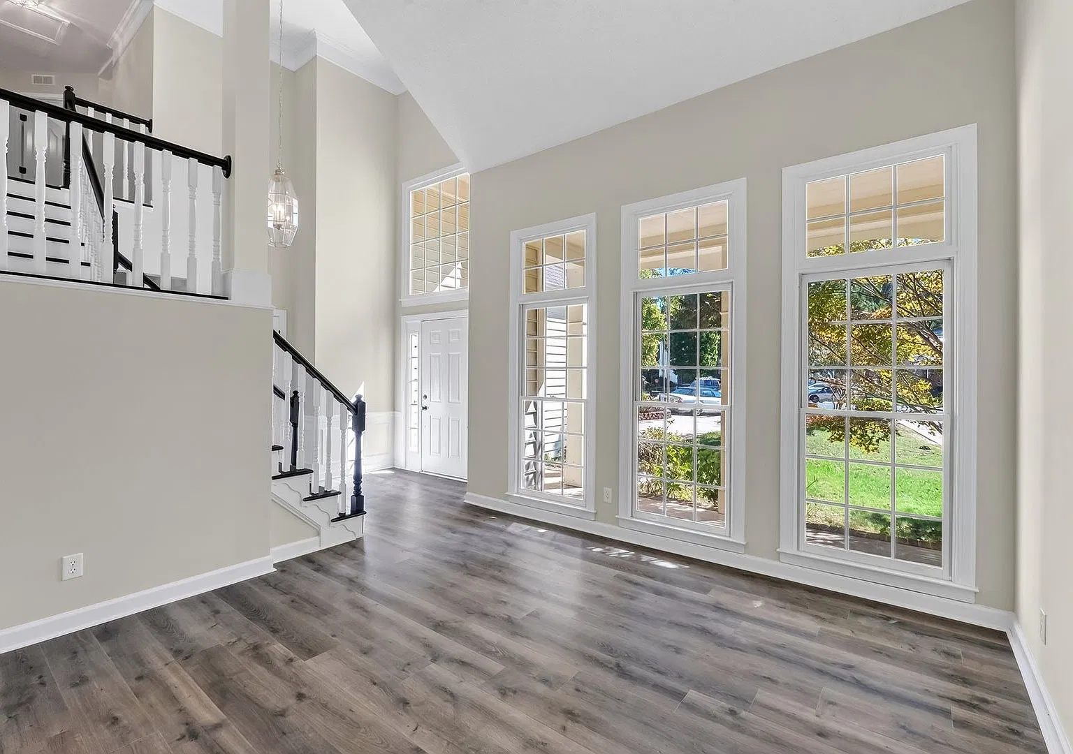 3 bedroom and 2.5 bath in Highland Creek — Photo 4