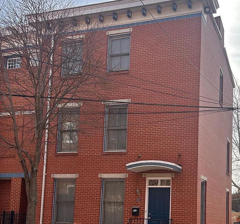1st image of 608 W 9th St