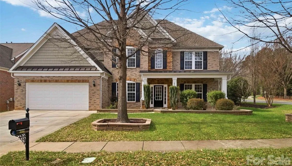5 bed, 3816 sqft, $3,950 — Photo 1
