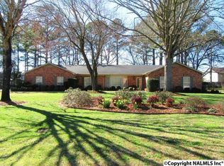 2303 Fairway Cir SE, Decatur, AL 35601