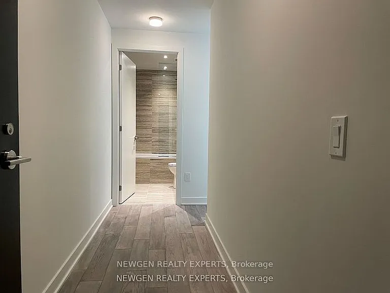 11 Yorkville Ave #3610 — Photo 13