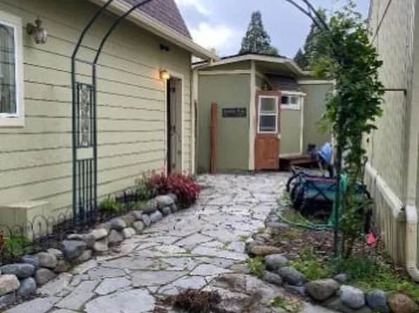 1625 Camp Baker Rd #3, Medford, OR 97501