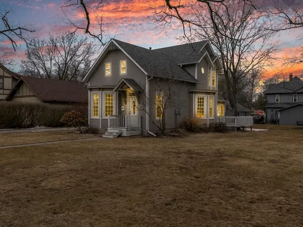 703 W Court Ave, Winterset, IA 50273