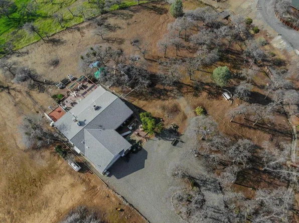 4440 Arbolada Dr, La Grange, CA 95329