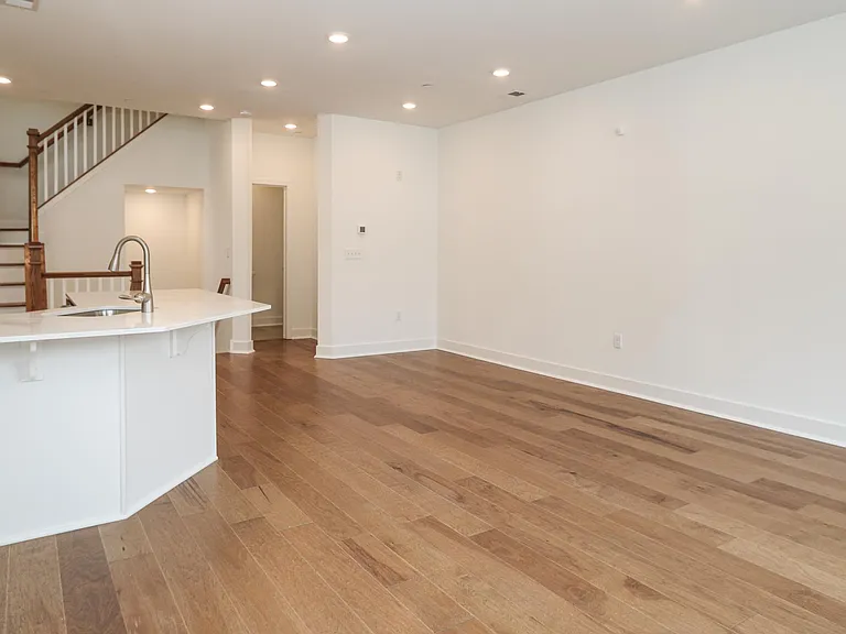 71 Veterans Way — Photo 8