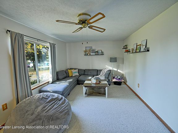 2nd image of 437 Ionia St