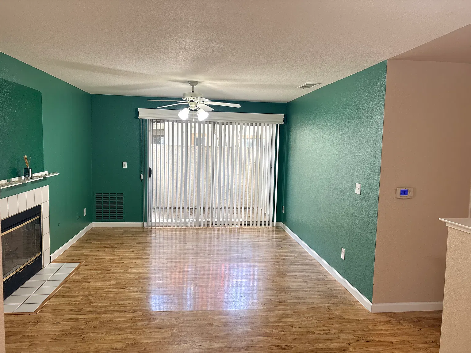 2 bed, 890 sqft, $1,800 — Photo 4