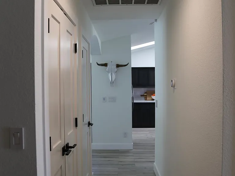 2 linen closets in the hallway