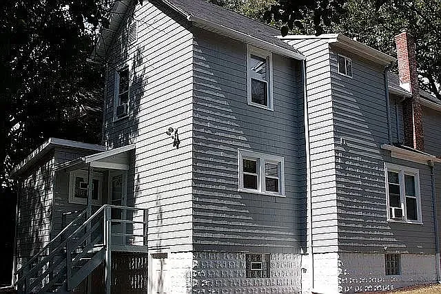 Building Photo - 492 Crouse St