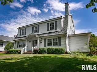 303 N Cherry St, Mount Carmel, IL 62863