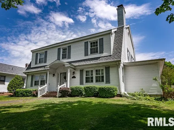 303 N Cherry St, Mount Carmel, IL 62863