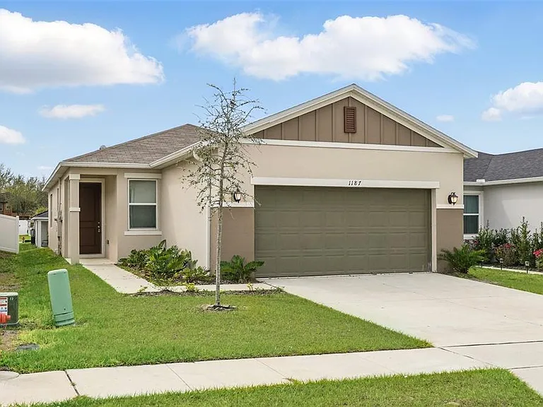 1187 Papaya Cir — Photo 2