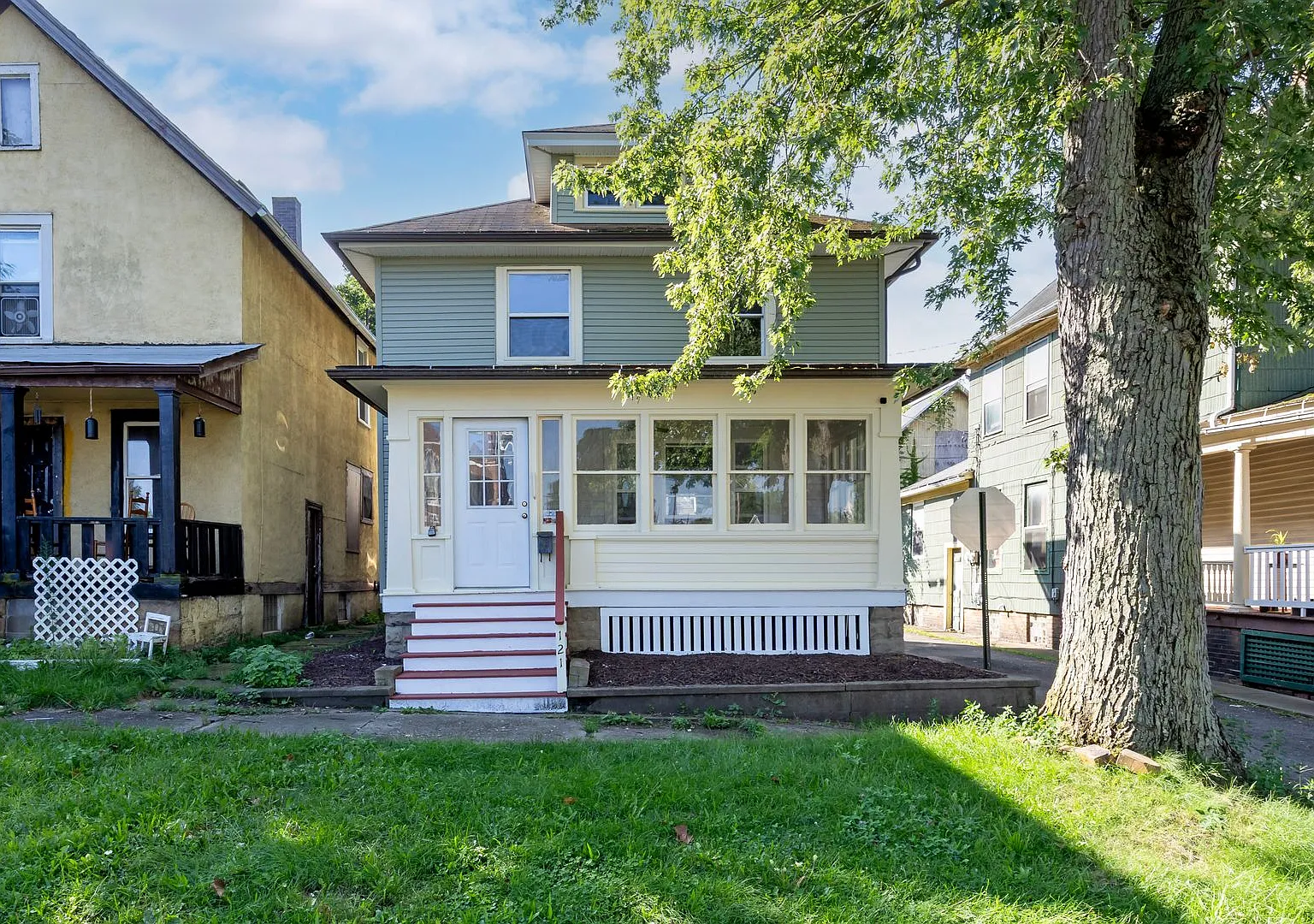 121 Chestnut Ave — Photo 1