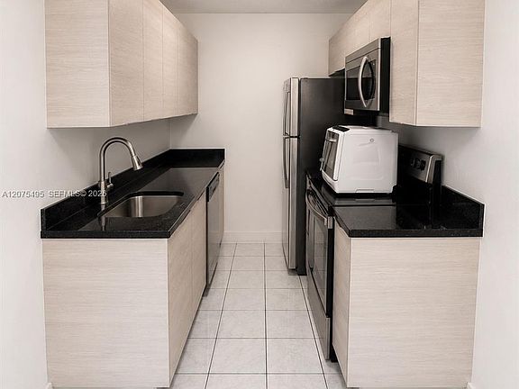 2nd image of 1319 Meridian Ave APT 205