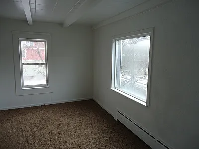 Building Photo - 115 3rd St S