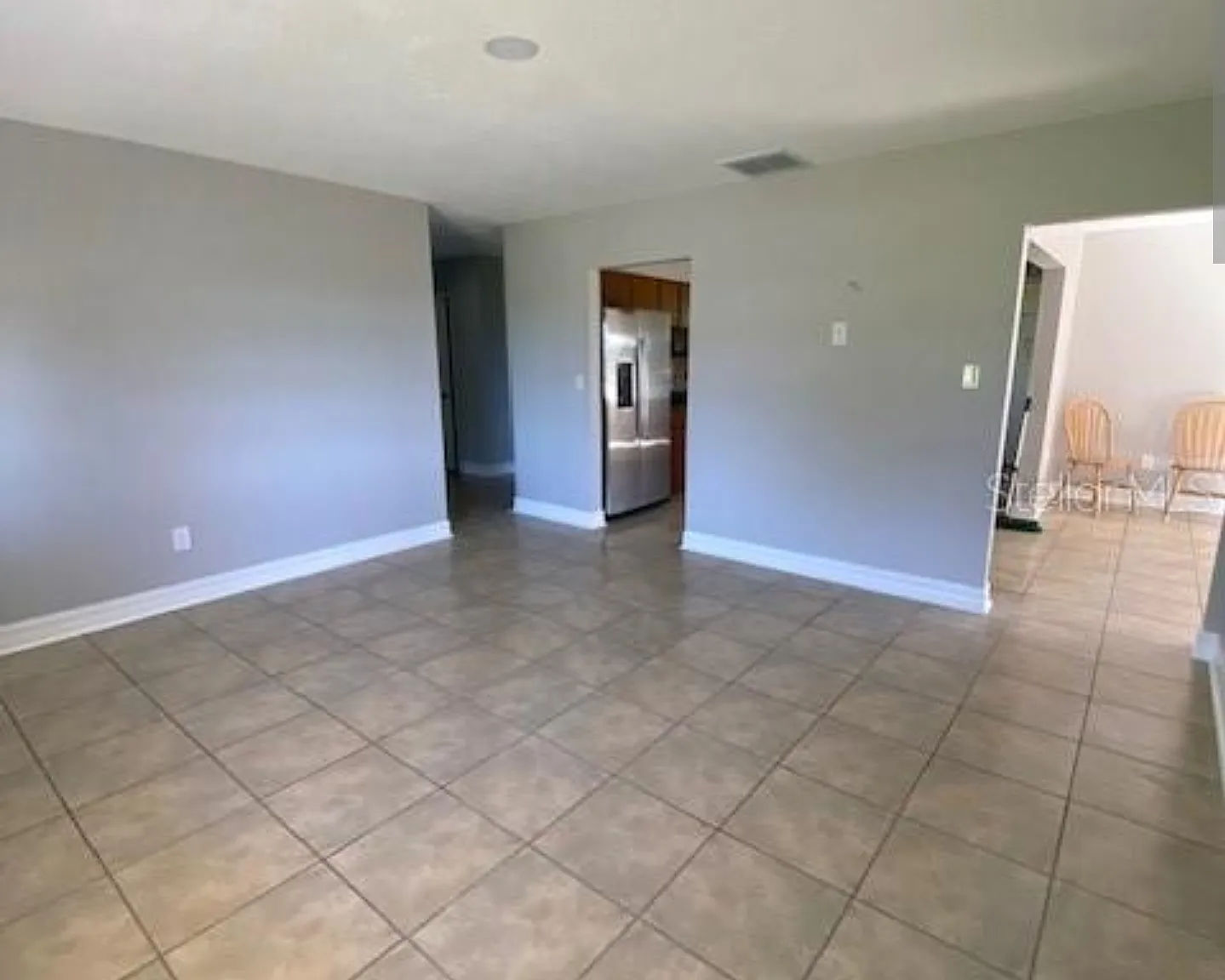 3 bed, 1305 sqft, $2,195 — Photo 2