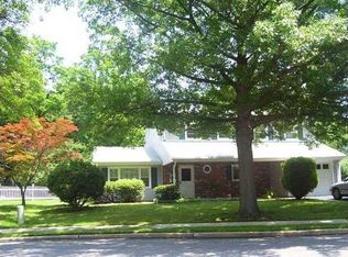 10 Violante Ct, Eatontown, NJ 07724