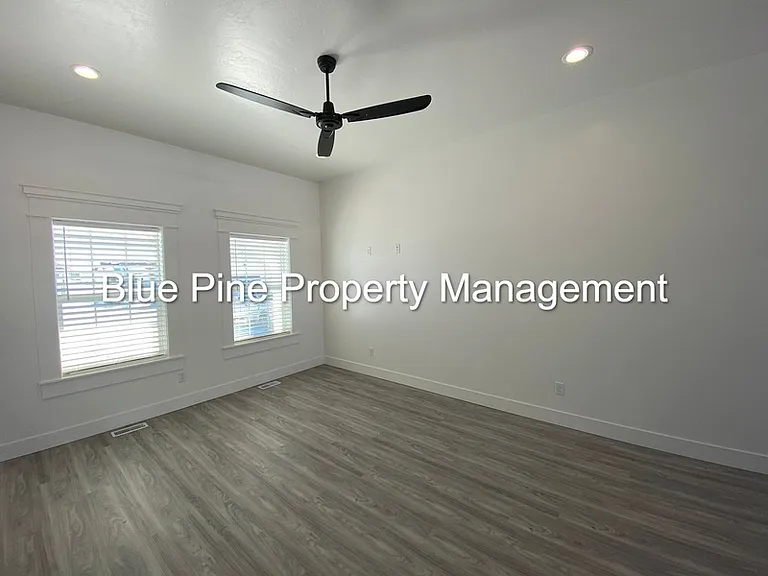 4331 N Catalina Ave — Photo 5