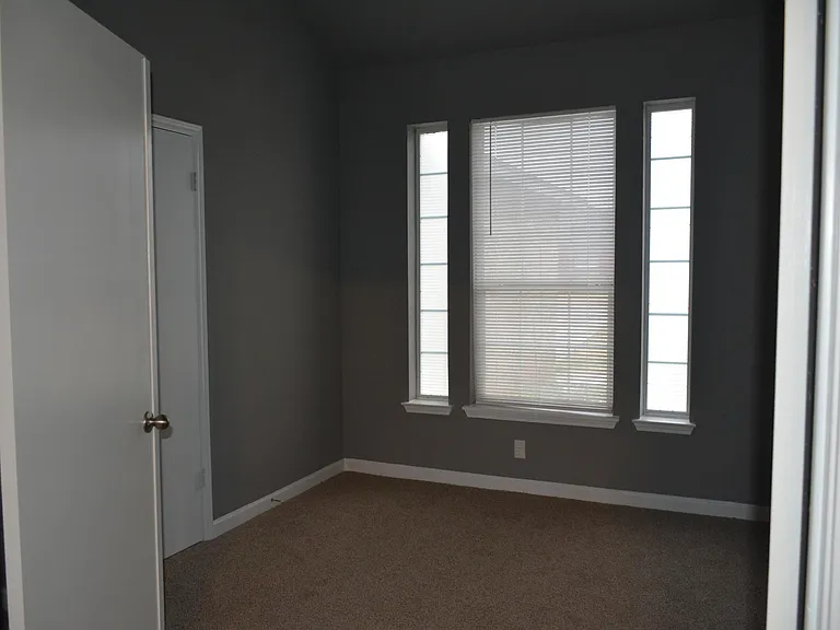 1803 Greening Way — Photo 15