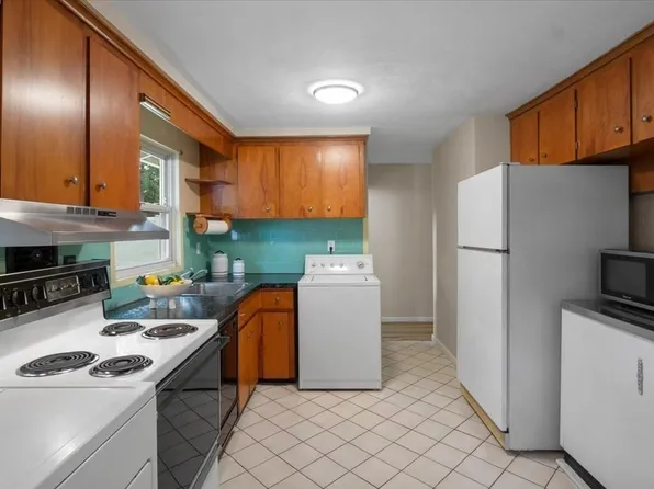 (undisclosed Address), Braintree, MA 02184