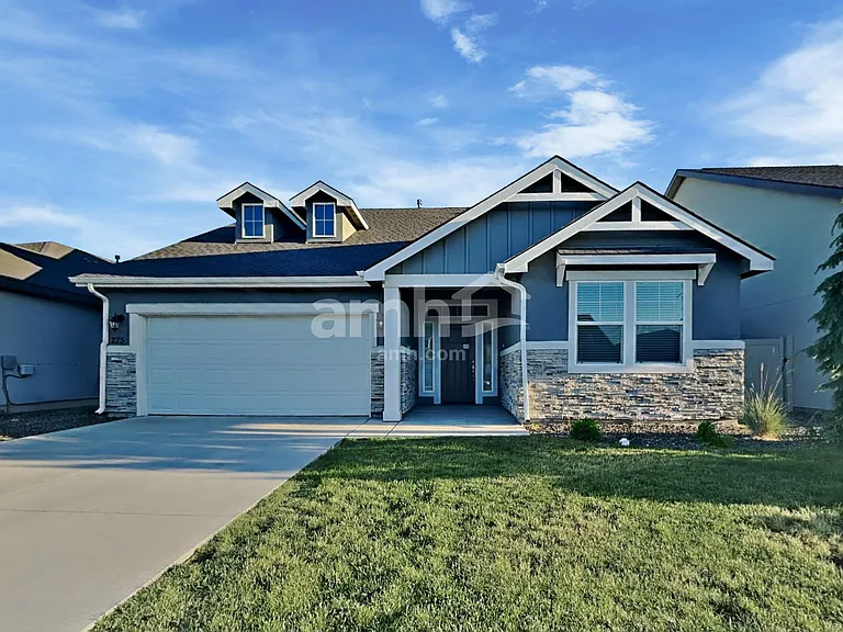 275 E Sicily Dr — Photo 1