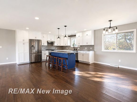 2nd image of 2 Mary Lane Ct