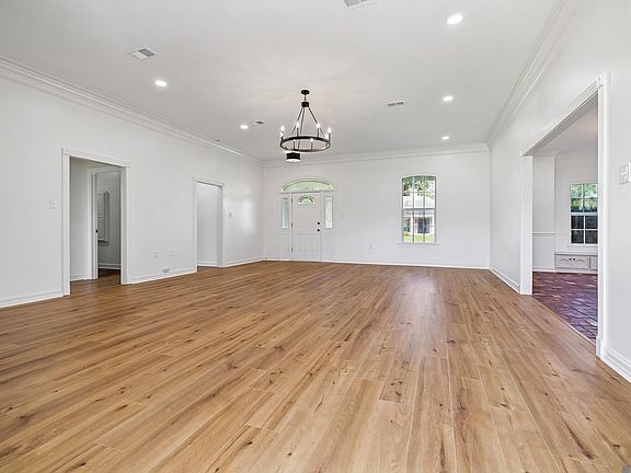 5th image of 14377 Lazy Oaks Dr