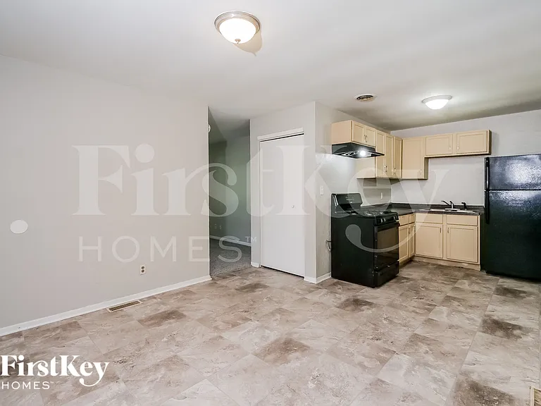 4315 Standish Dr — Photo 6